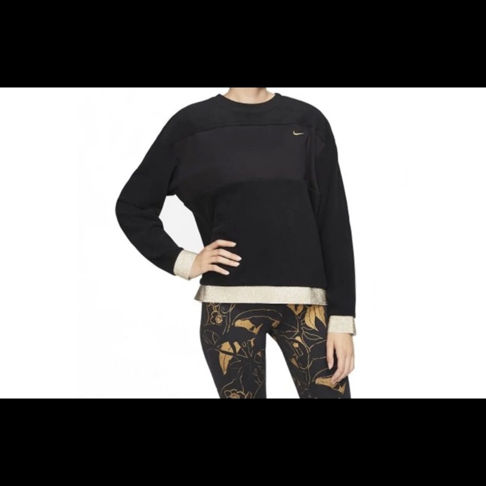 Nike Therma sweatshirt.